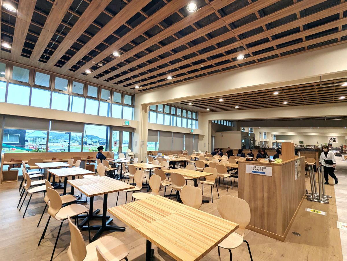 マチテラス日進のフードコート