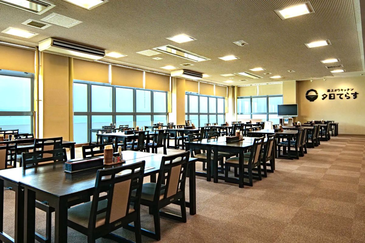 名立のゆらら２F夕日てらす