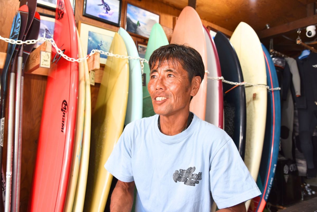 茅ヶ崎の海の魅力を語る吉田さん